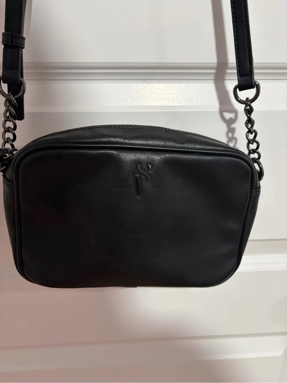 Black Leather Crossbody Bag with Adjustable Strap